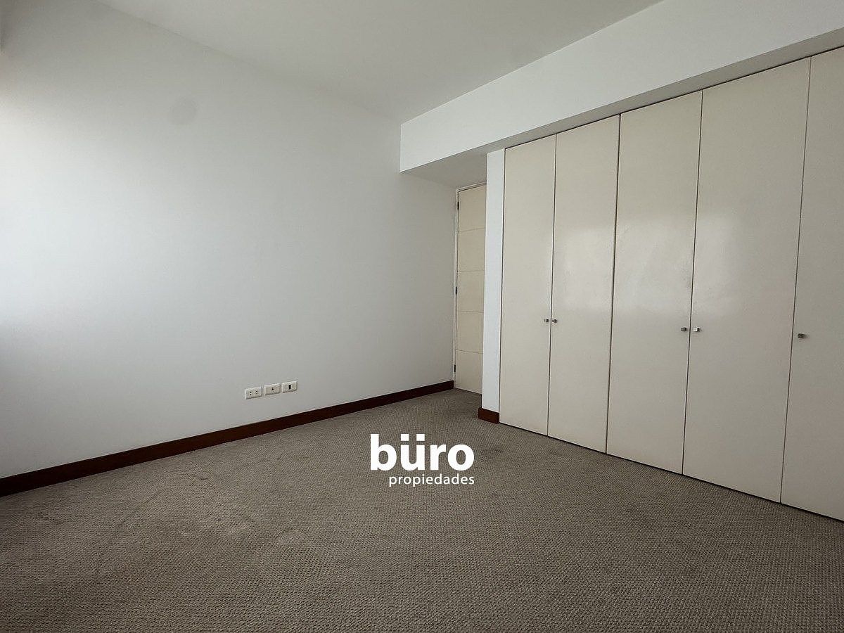 Dormitorio secundario N1 con vista interior., foto 8 de 13