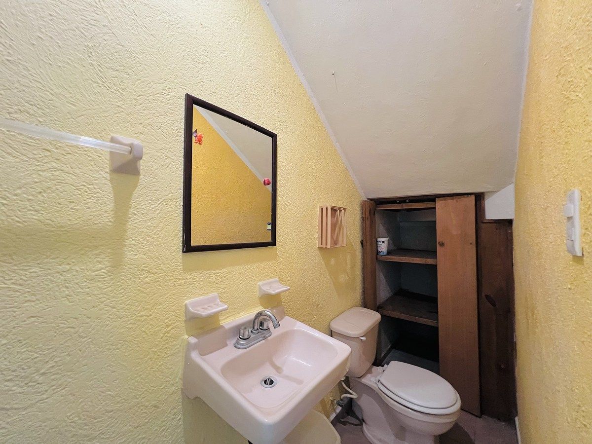 4 de 23: BAÑO VISITAS