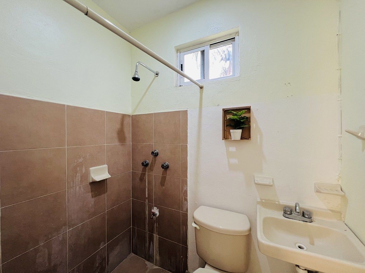 9 de 23: BAÑO CUARTO SERVICIO