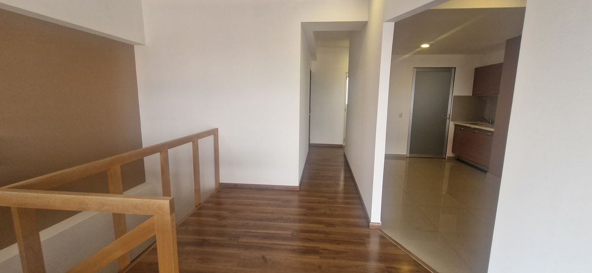 14 de 21: Hall y entrada cocina