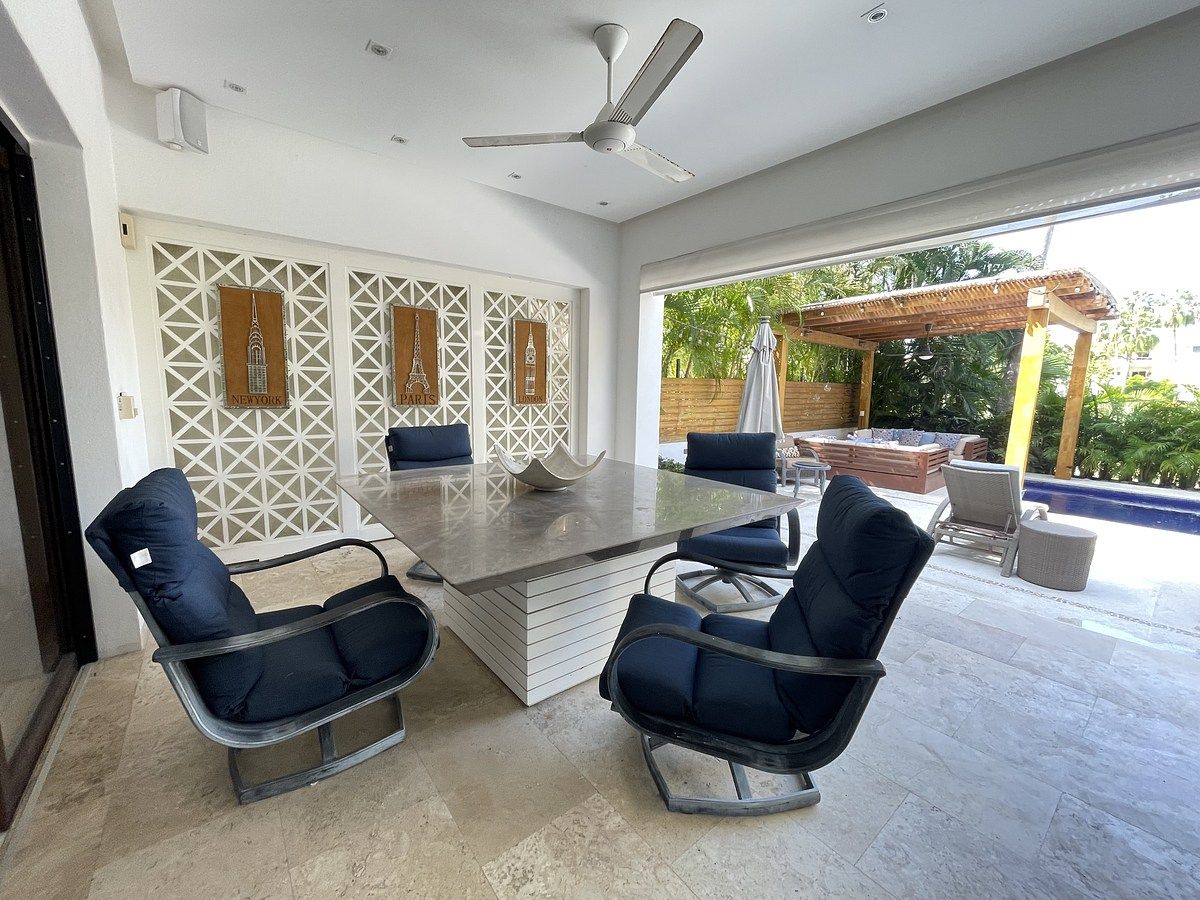 2 de 19: Comedor de exterior