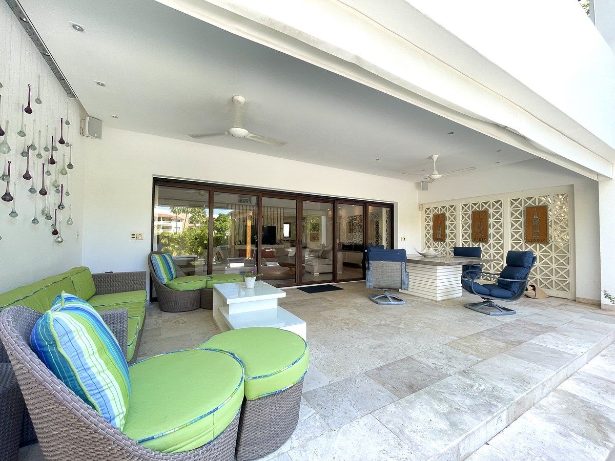 6 de 19: Sala de exterior