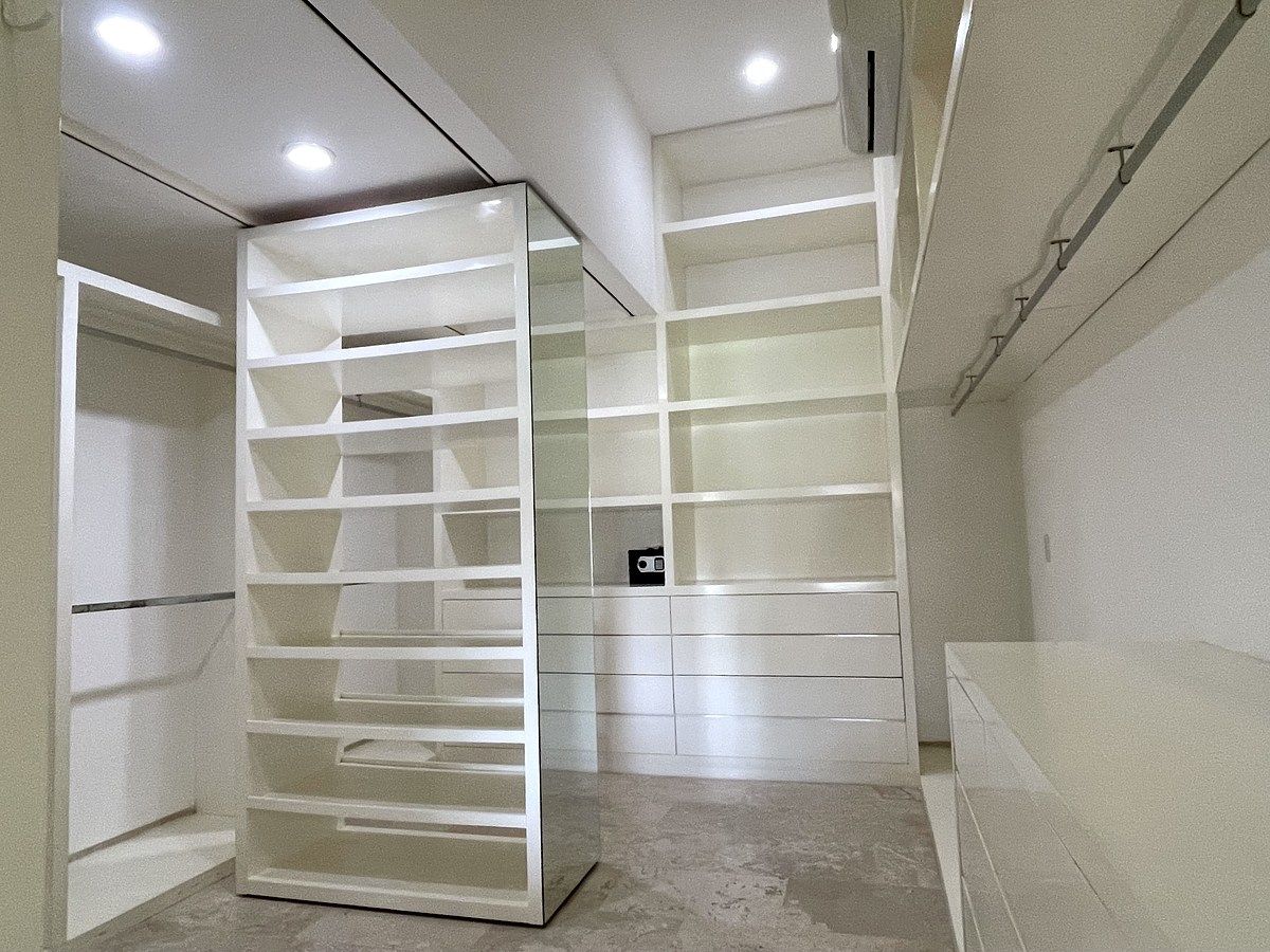12 de 19: Walking closet recamara master