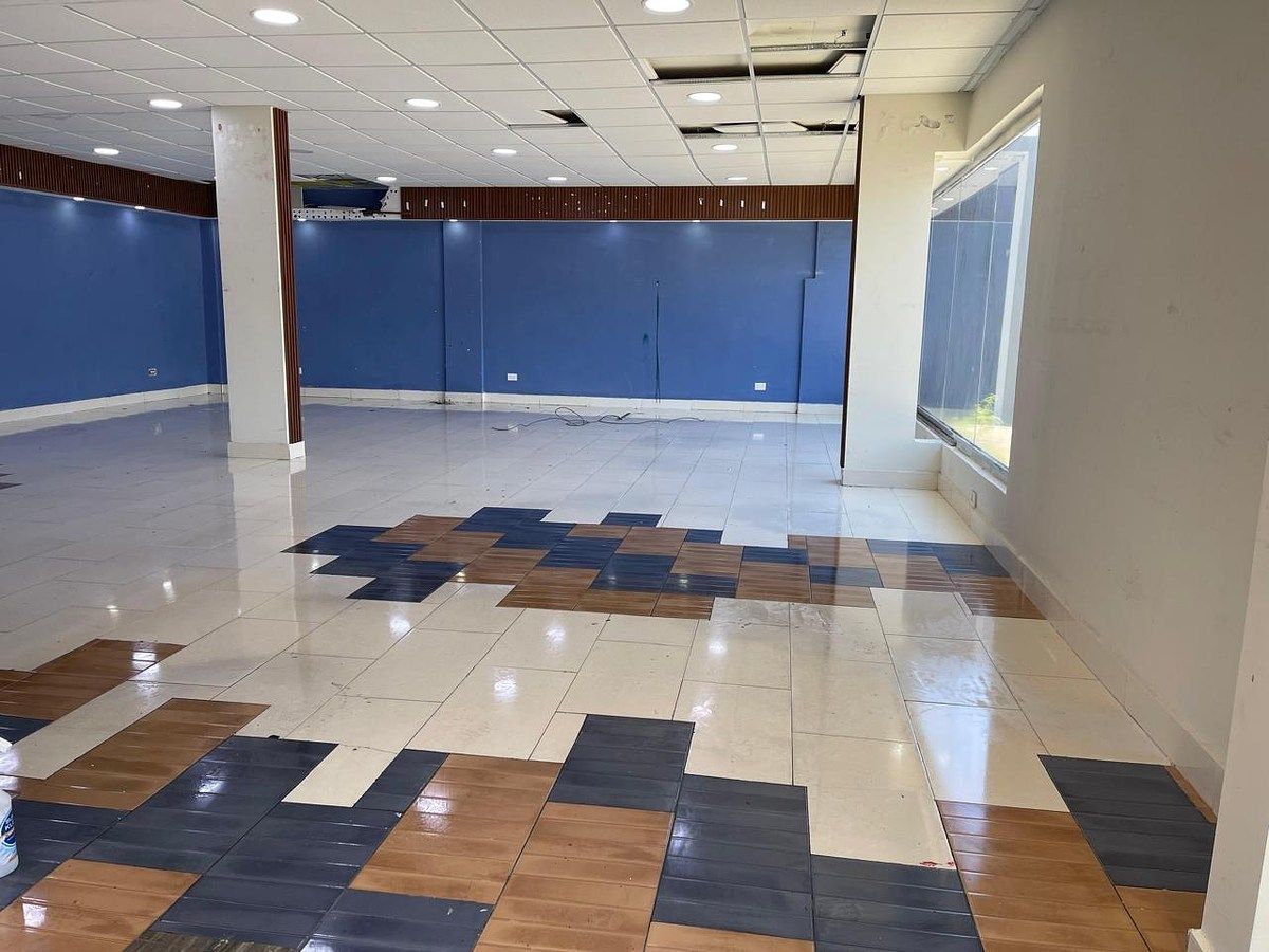 Excelente local comercial en alquiler! Ideal para tiendas , Show Room!, foto 1 de 19