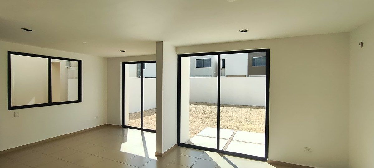 Casa en Venta en Privada, Merida, Yucatán Conkal con Amenidades