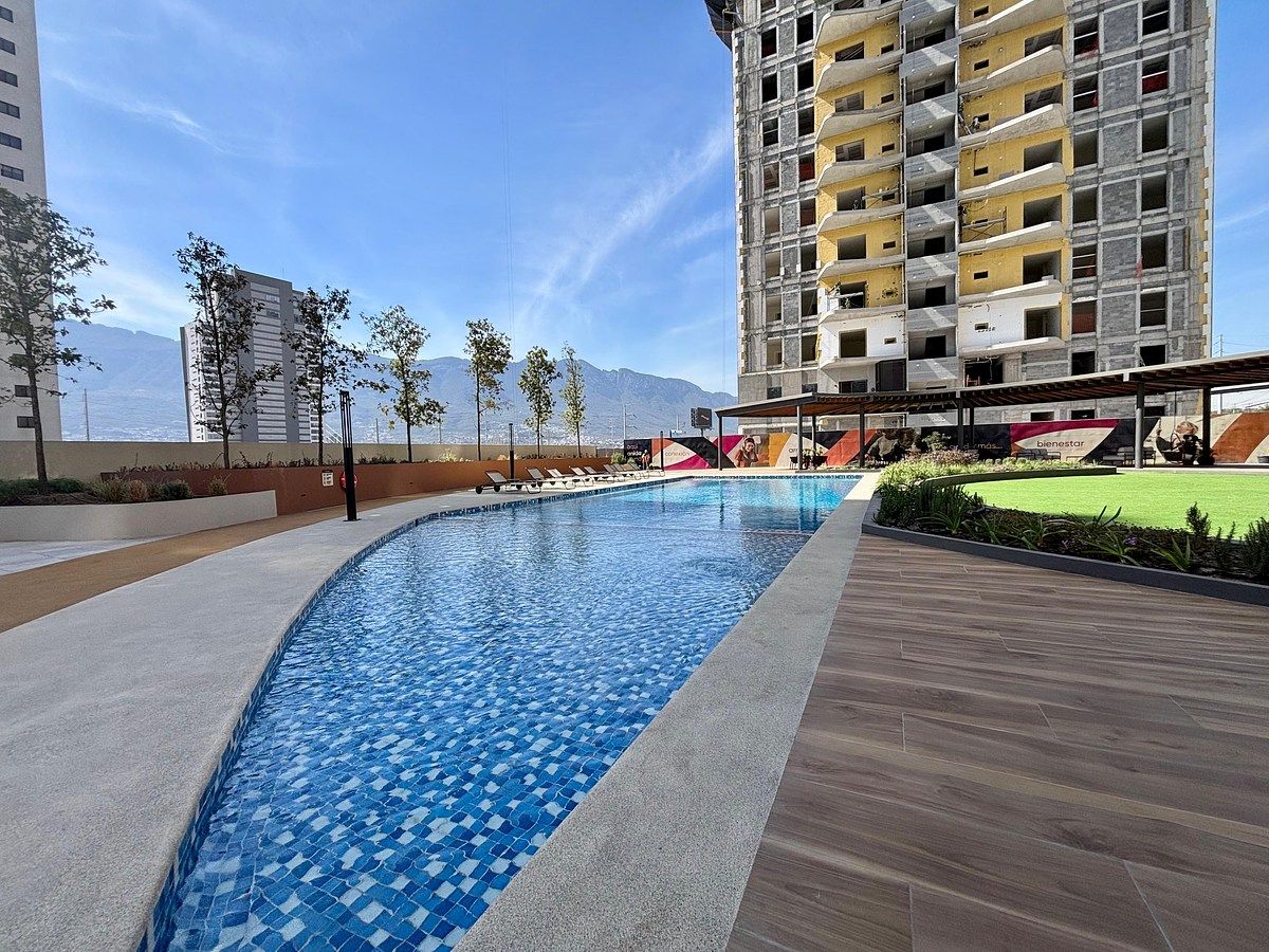 14 de 17: Alberca exterior