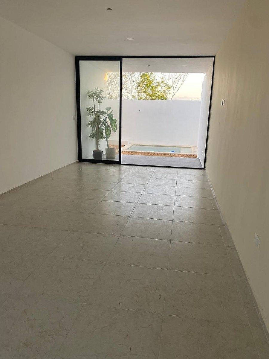 10 of 18: CASA MUESTRA