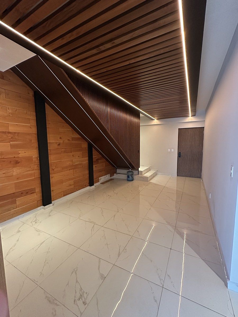 2 de 50: Entrada y espacio libre o tipo recibidor