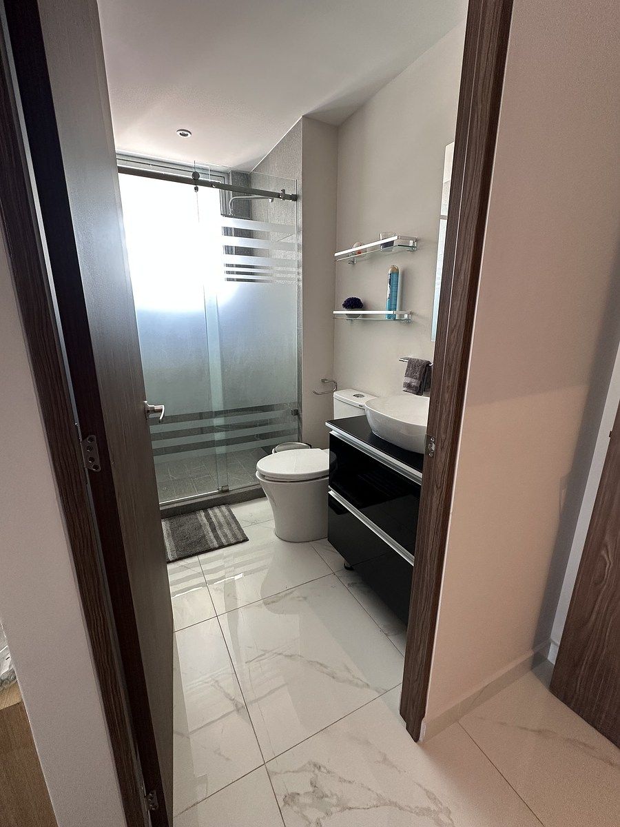 7 de 50: Baño recámara secundaria