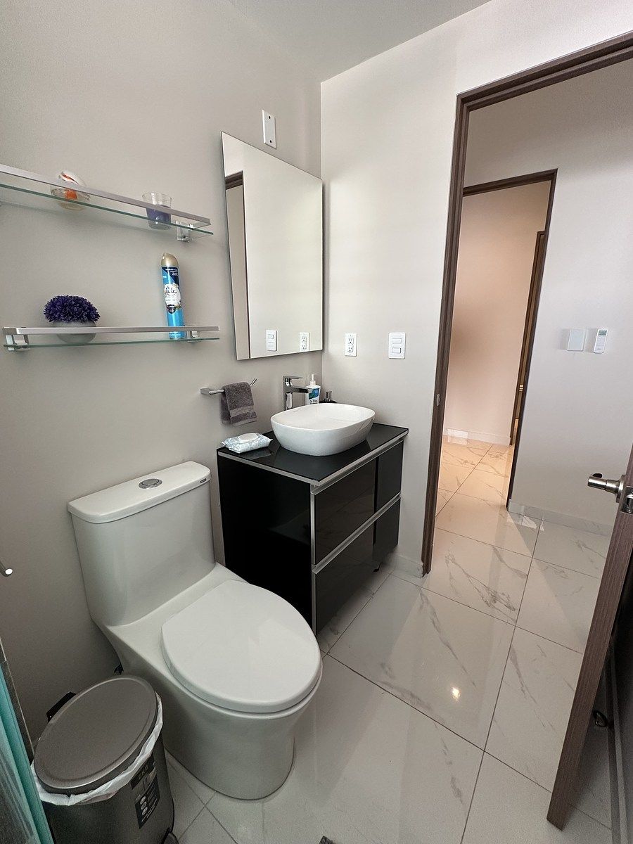 8 de 50: Baño amplio