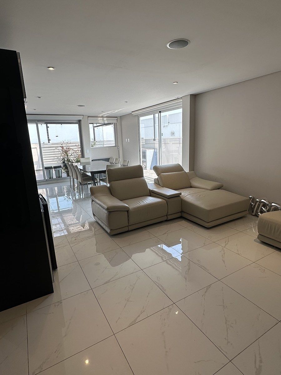 18 de 50: Sala espaciosa