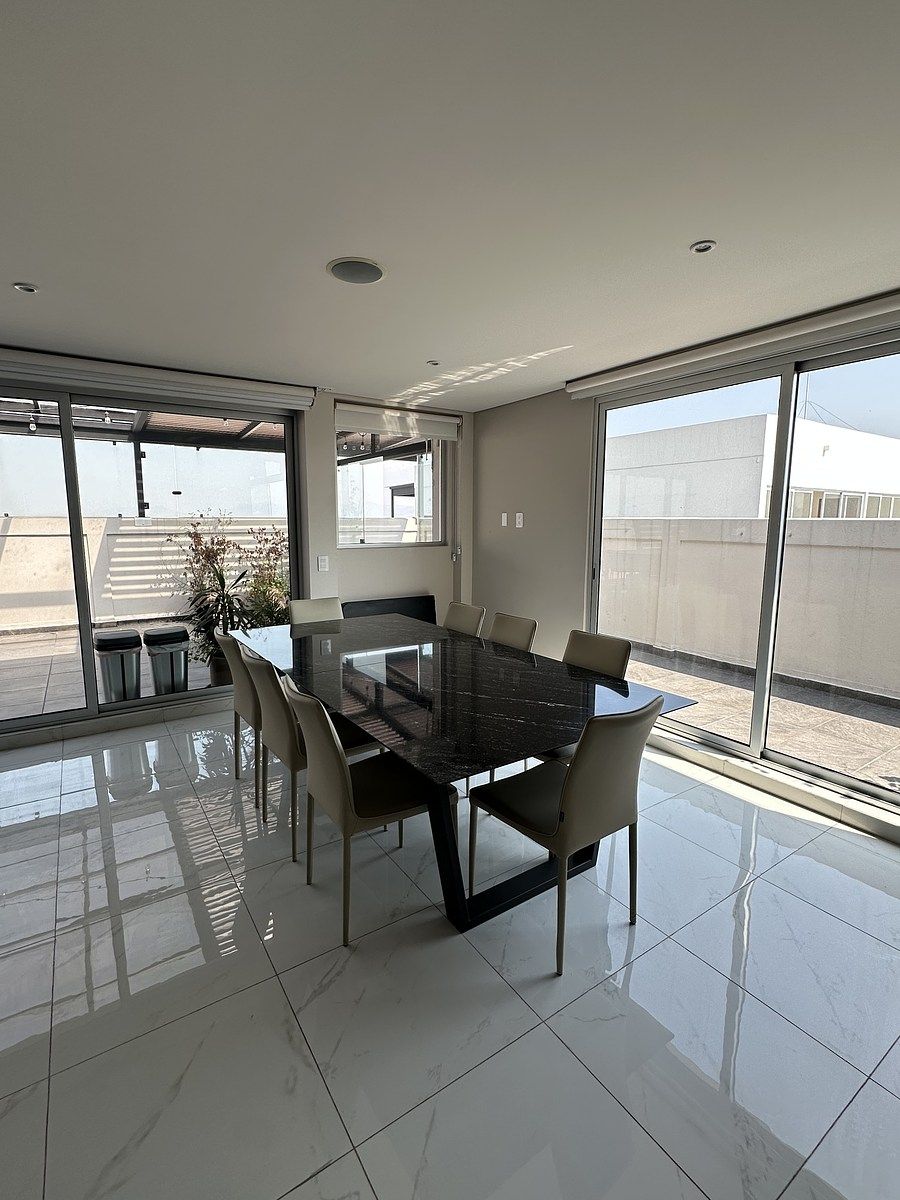 22 de 50: Comedor con iluminación y ventilación