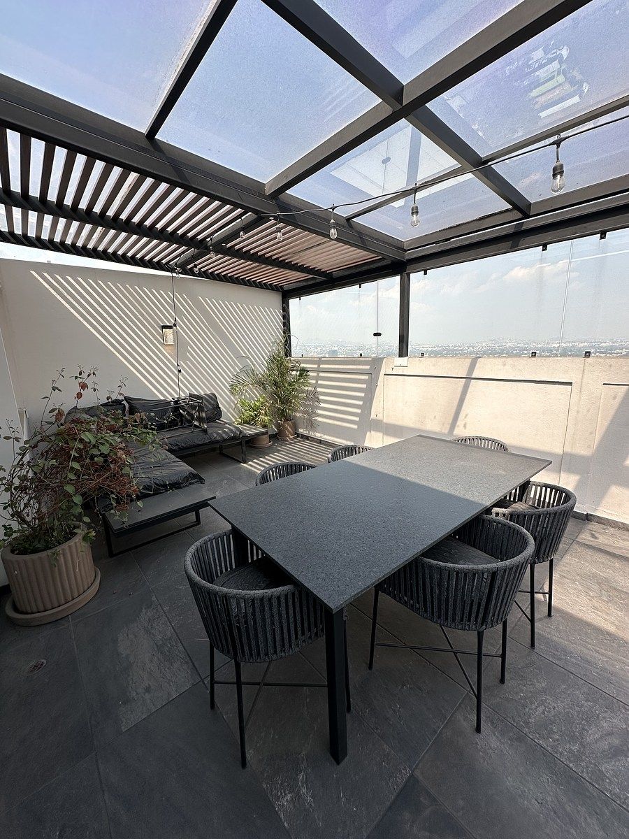 38 de 50: Espacio para sala y comedor