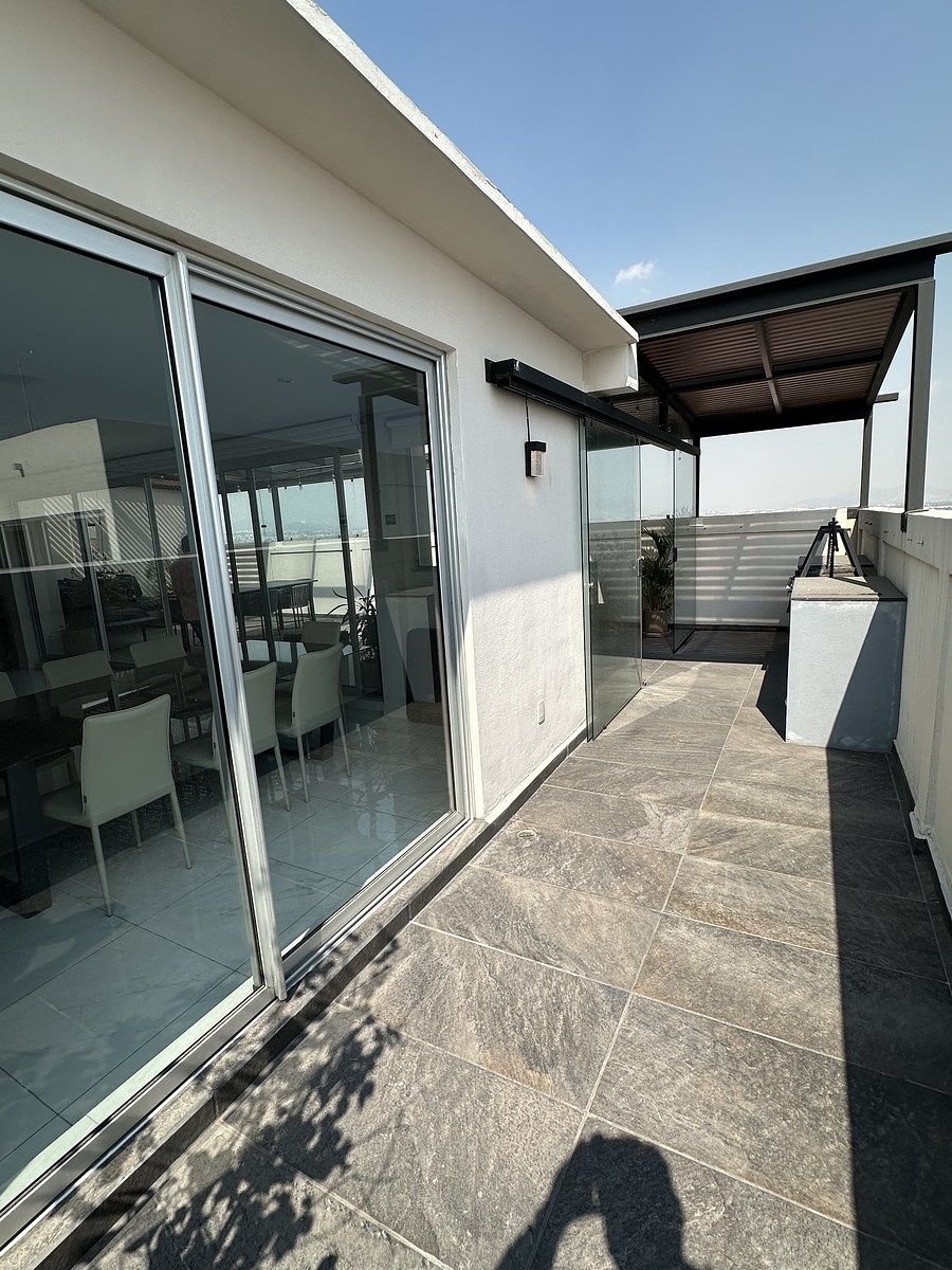 42 de 50: Continúa la terraza