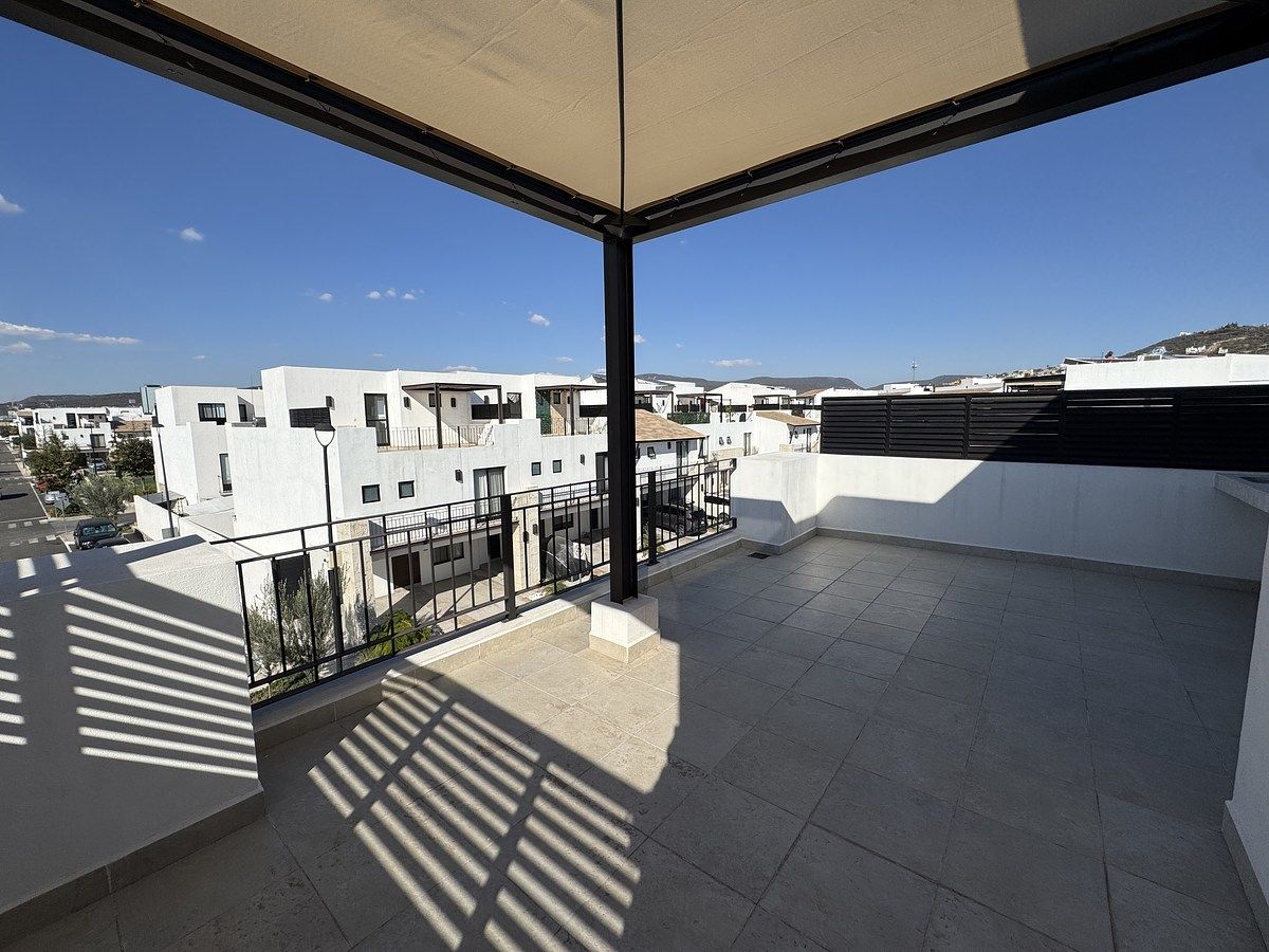 16 of 21: roof garden