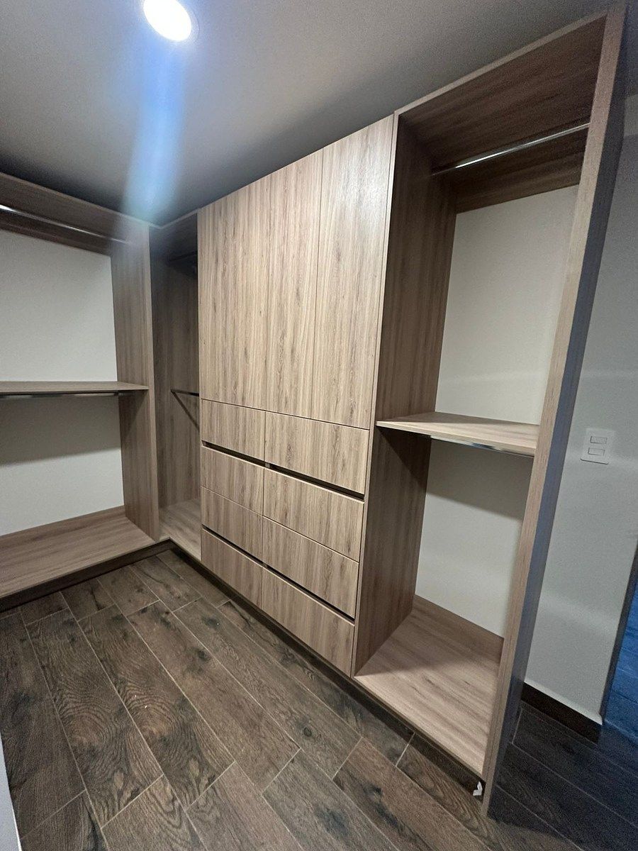 8 de 19: Closet rec. principal