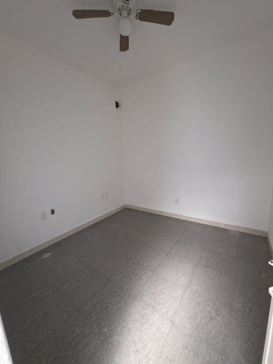 30 de 36: HABITACION DE SERVICIO