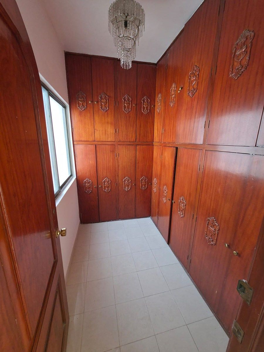 33 de 36: CUARTO DE BLANCOS