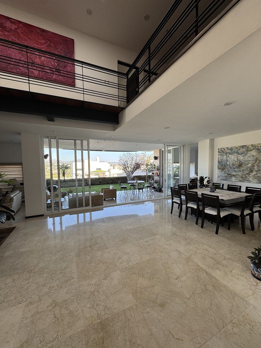 2 of 20: estancia de doble altura