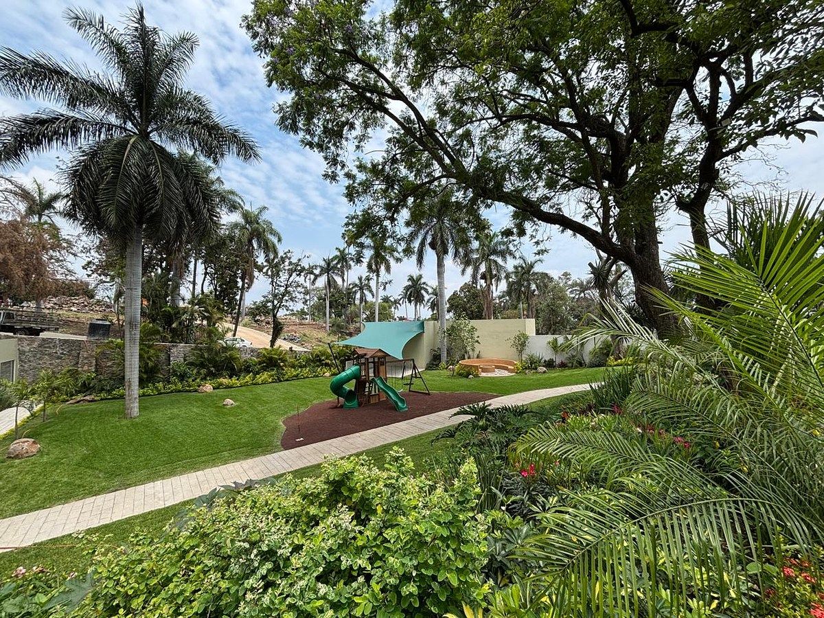 TERRENO-LOTE RESIDENCIAL EN VENTA EN JACARANDAS CUERNAVACA - foto 2
