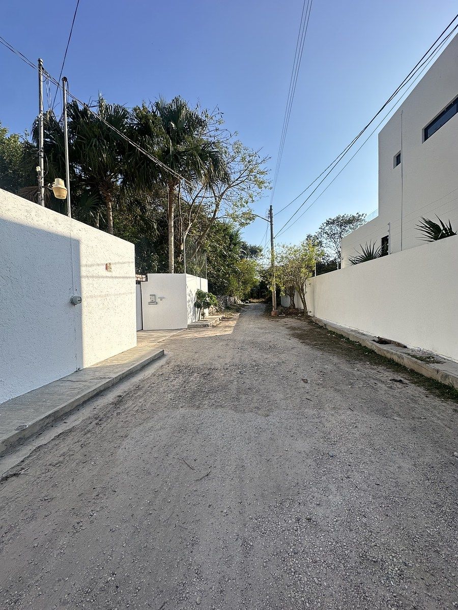 2 of 8: Acceso al terreno