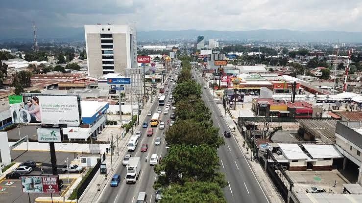 Propiedad de 3 Manzanas en Venta sobre Calzada Roosevelt – Ubicación Estratégica