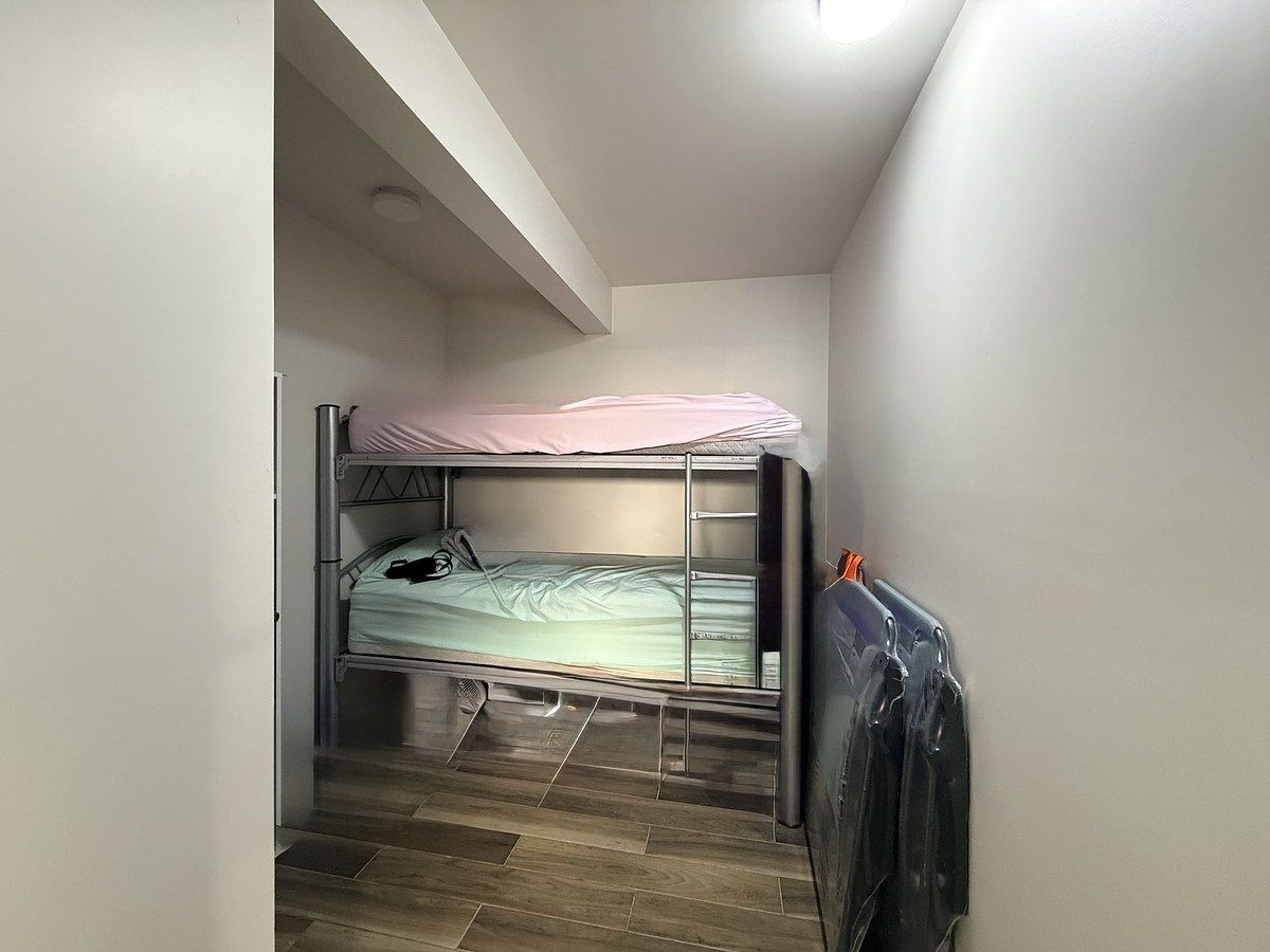 27 de 31: CUARTO DE SERVICIO