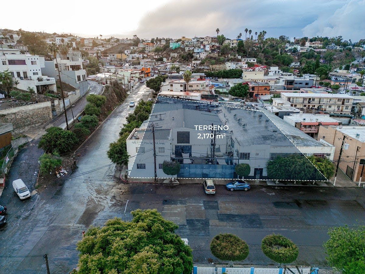 Bodega en Venta – Esquina Estratégica en Zona Centro