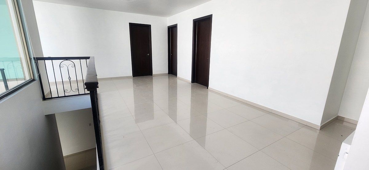 5 de 13: RECIBIDOR  PLANTA ALTA