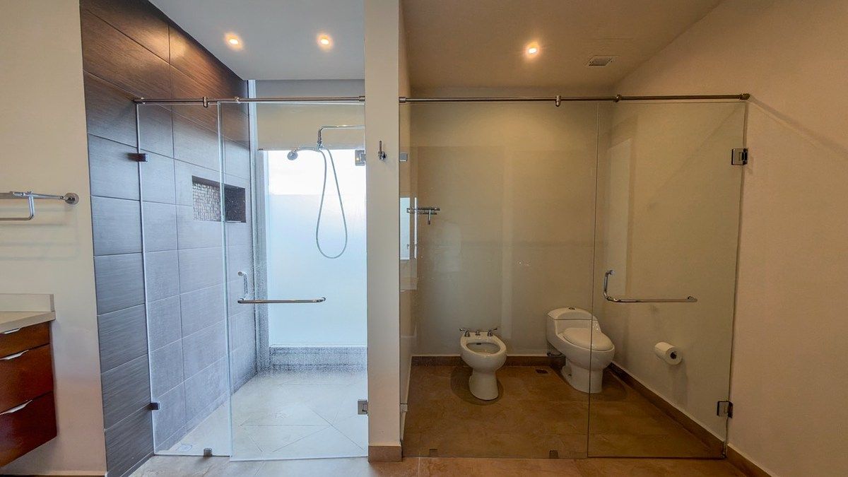 19 de 24: baño recámara principal