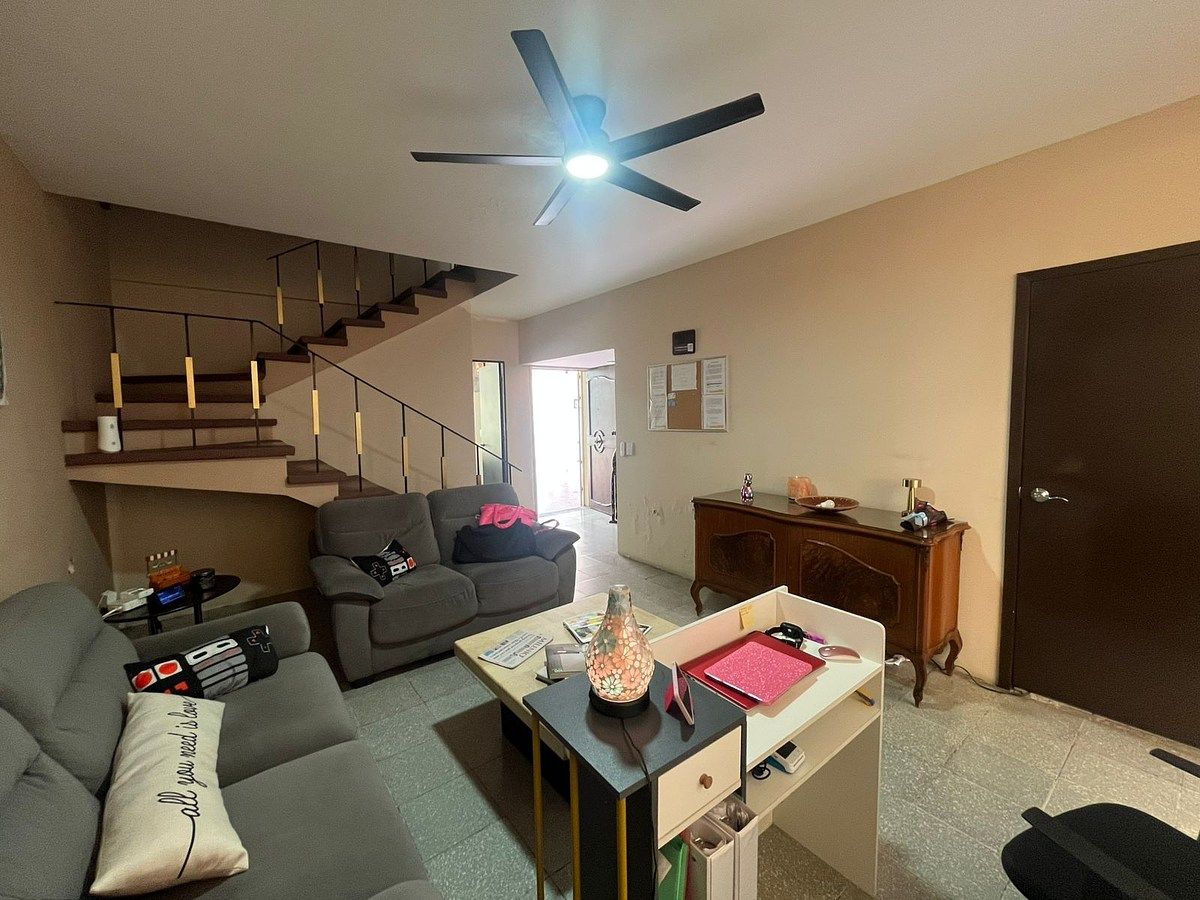 2 of 19: Sala/ comedor