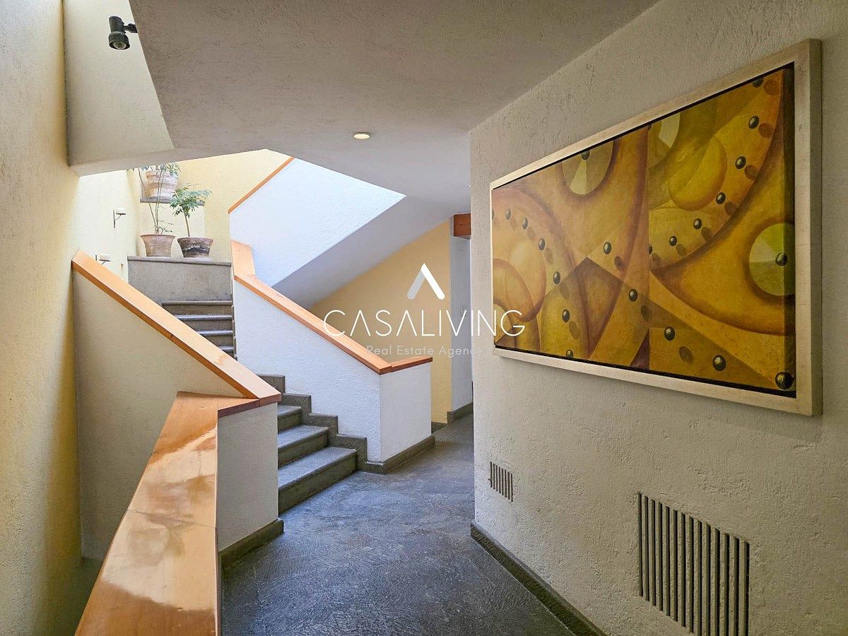 16 de 25: Escalera a recámaras