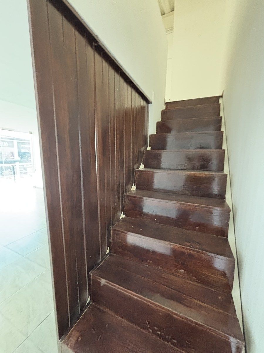 4 de 17: Acceso a mezannine