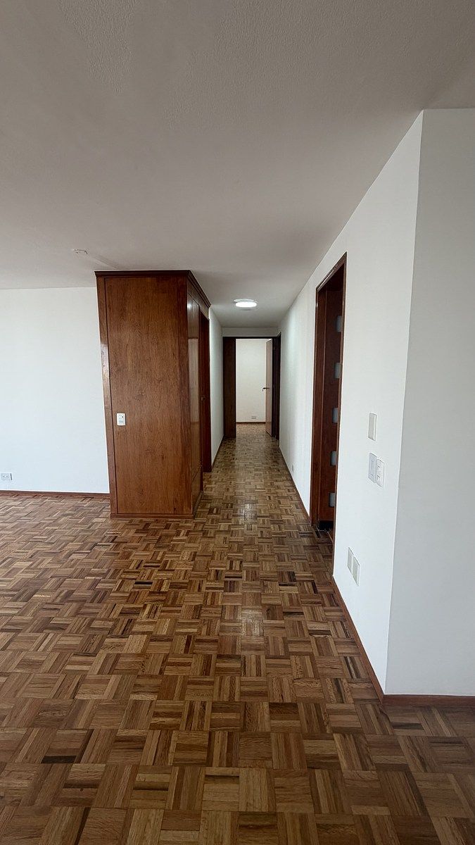 6 de 23: Pasillo distribución