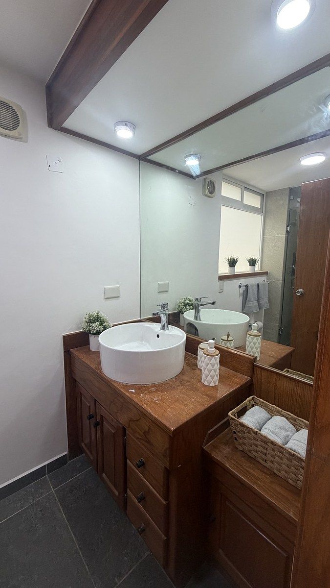 13 de 23: Baño secundario