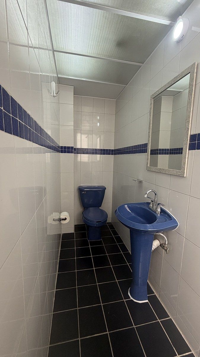 18 de 23: Baño servicio