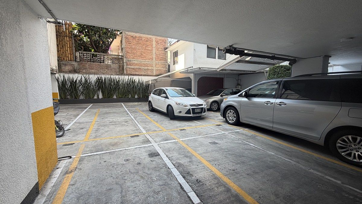 23 de 23: Estacionamento