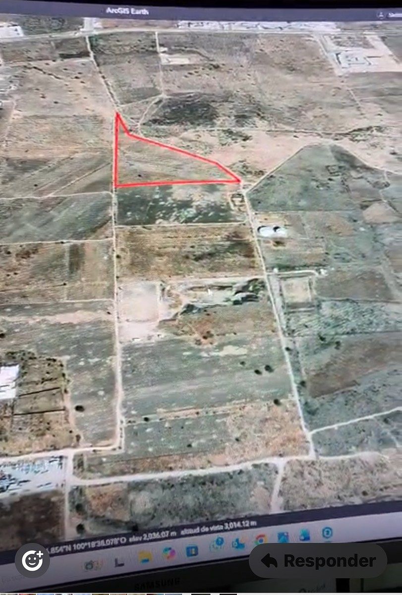 11 de 13: Forma terreno