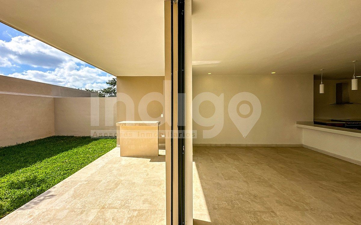 15 de 50: Sala / Comedor con Salida a la Terraza