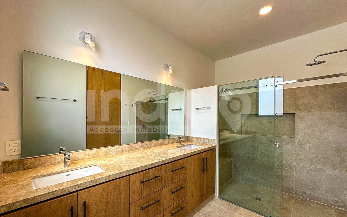 30 de 50: Baño Recámara Principal