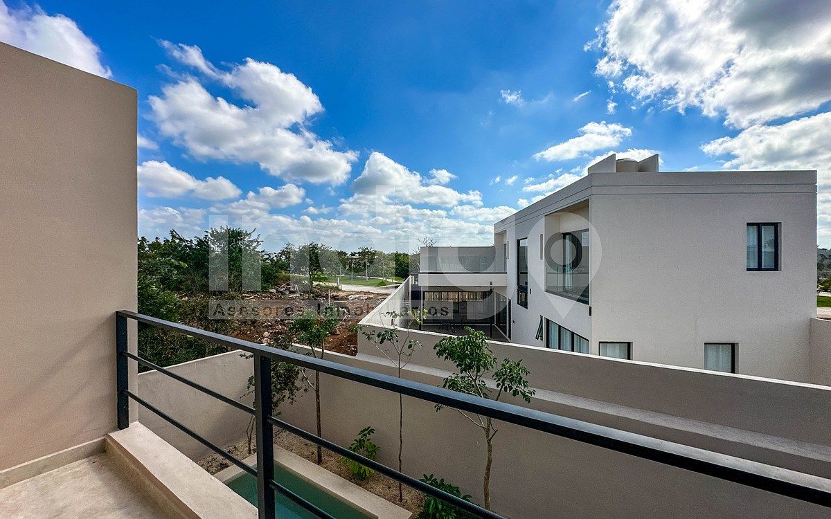 28 de 50: Balcón de Recámara Principal