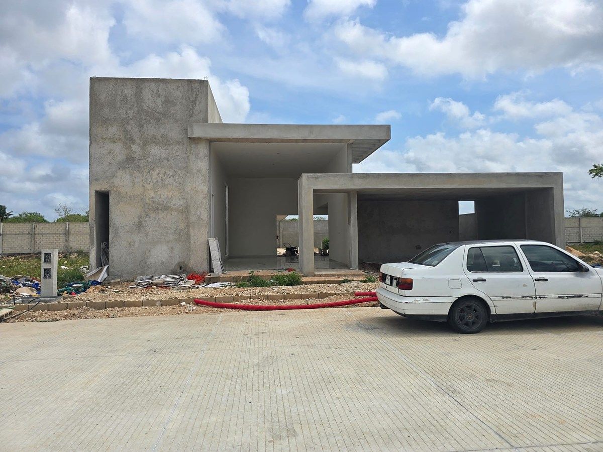 CASA DE UNA PLANTA| tres recámaras y alberca, foto 1 de 18