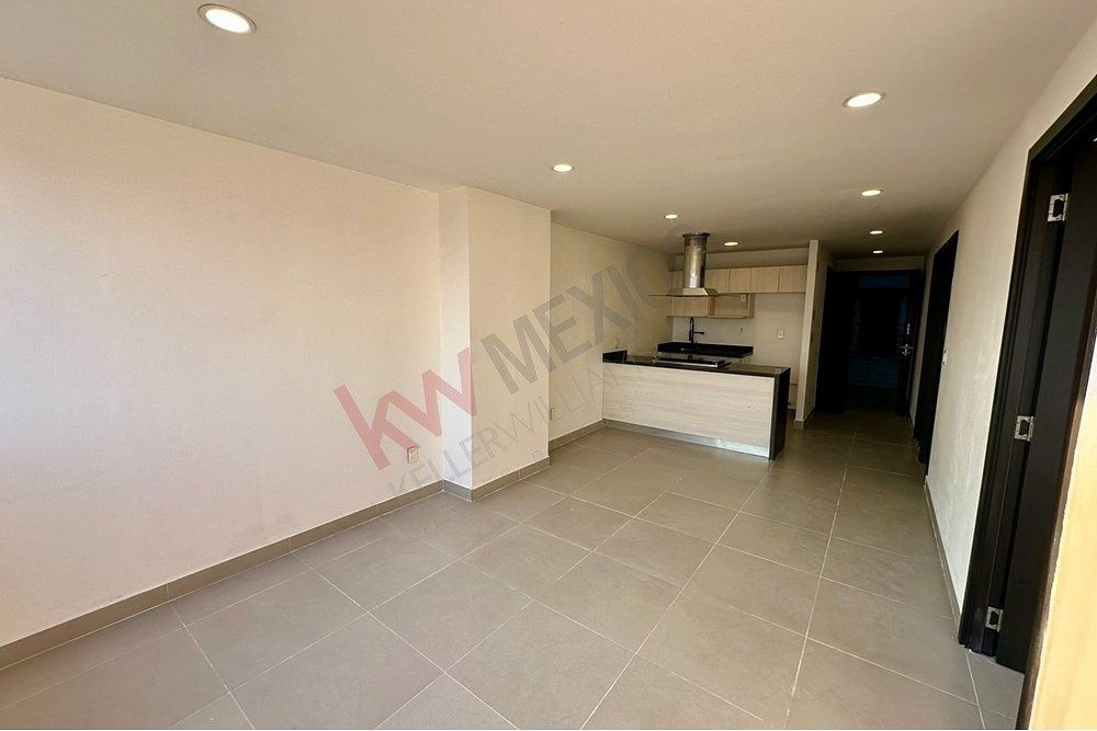 4 de 28: Estancia / cocina integral