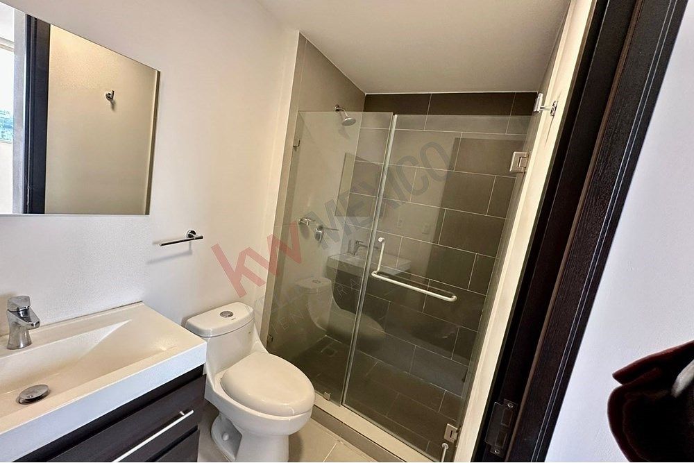 18 de 28: Baño completo