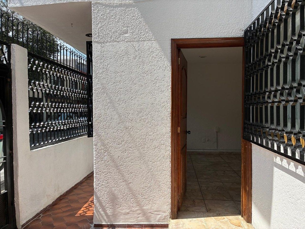 2 de 21: Entrada principal