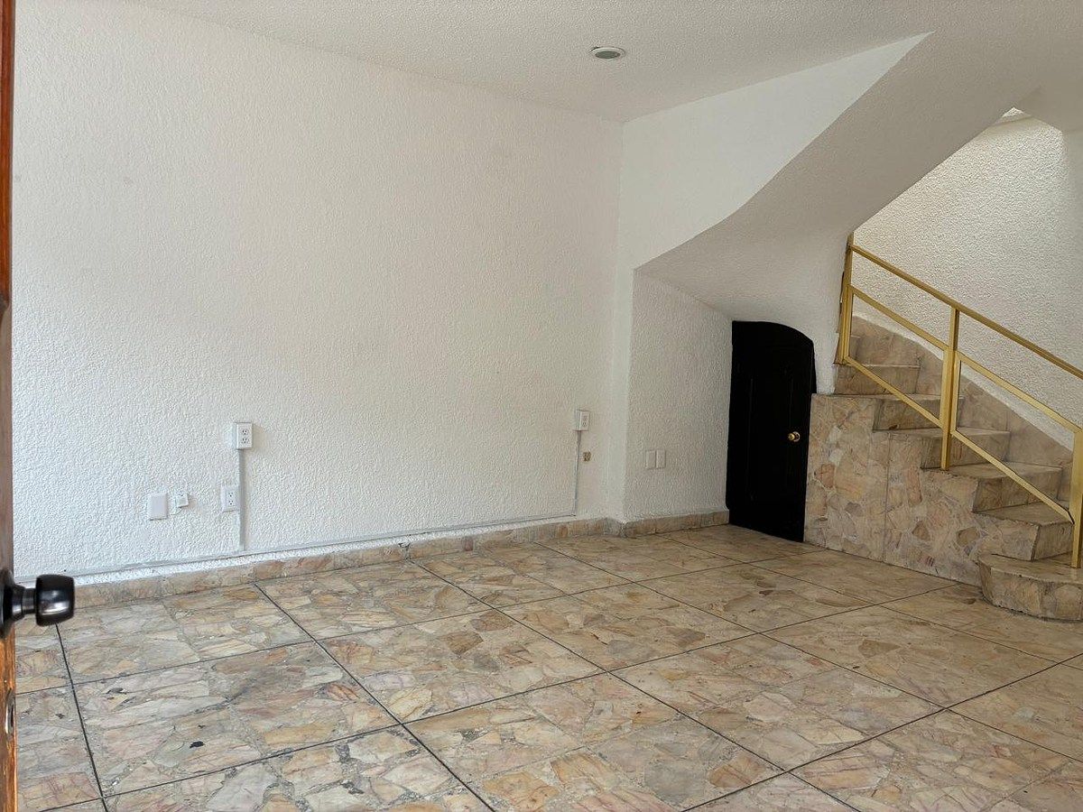 3 de 21: Entrada a sal