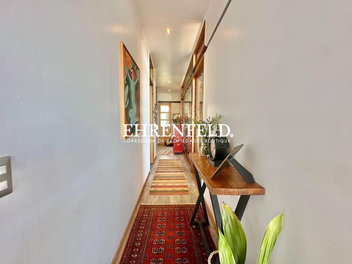 16 de 40: Pasillo acceso.