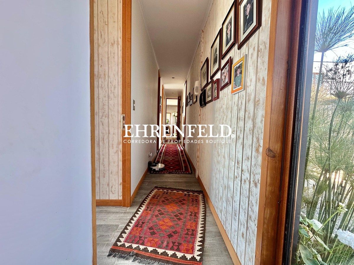 24 de 40: Pasillo dormitorios.