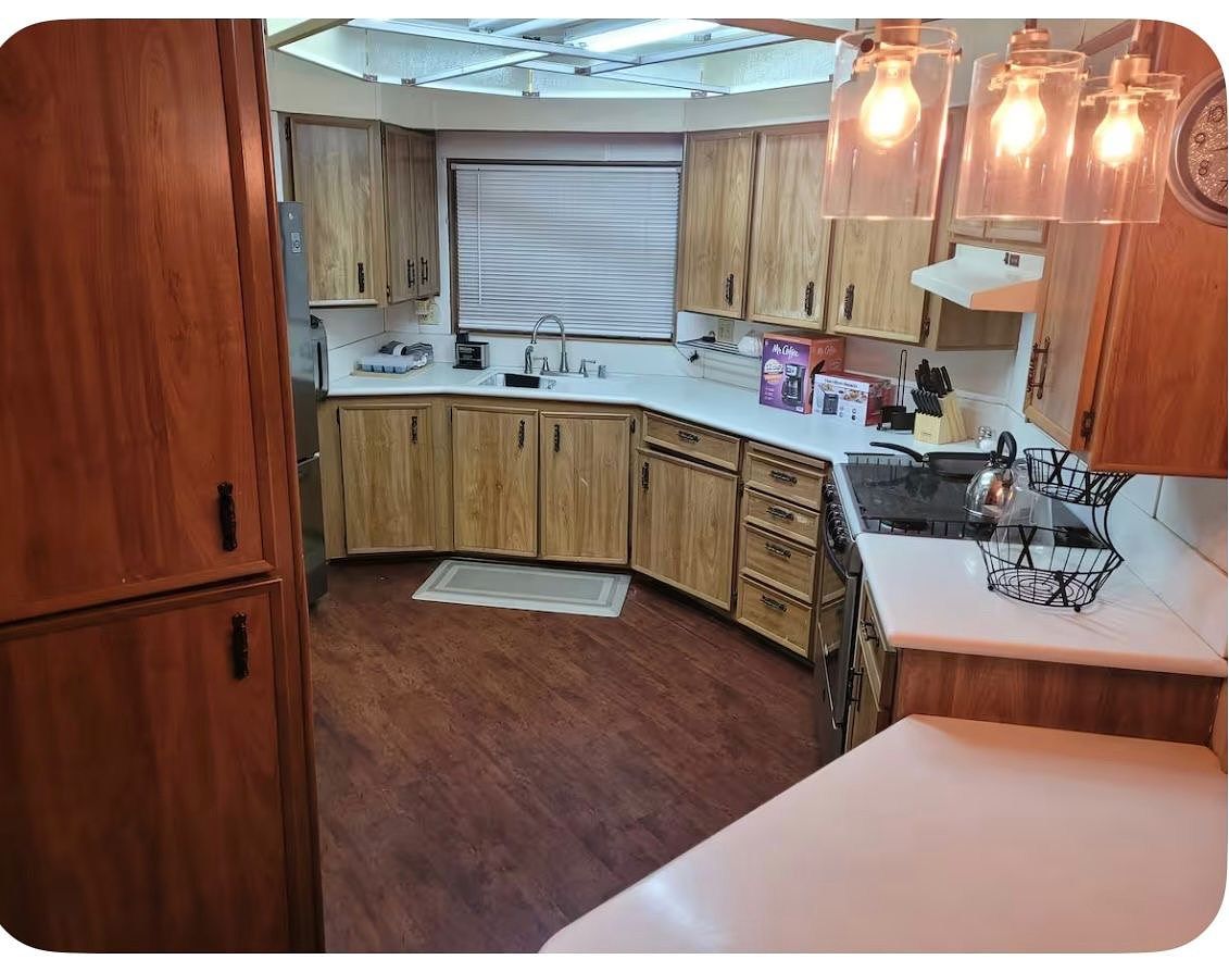 2 de 8: Cocina Equipada