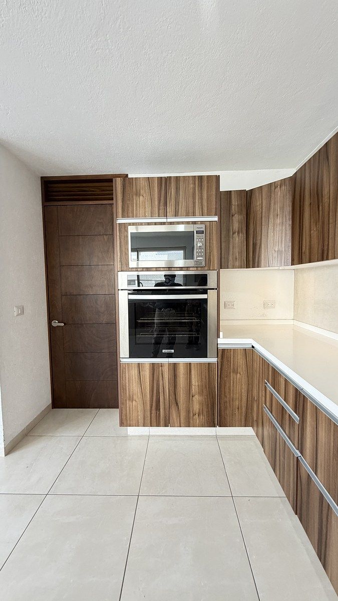 9 de 40: Horno de Microondas / Convencional